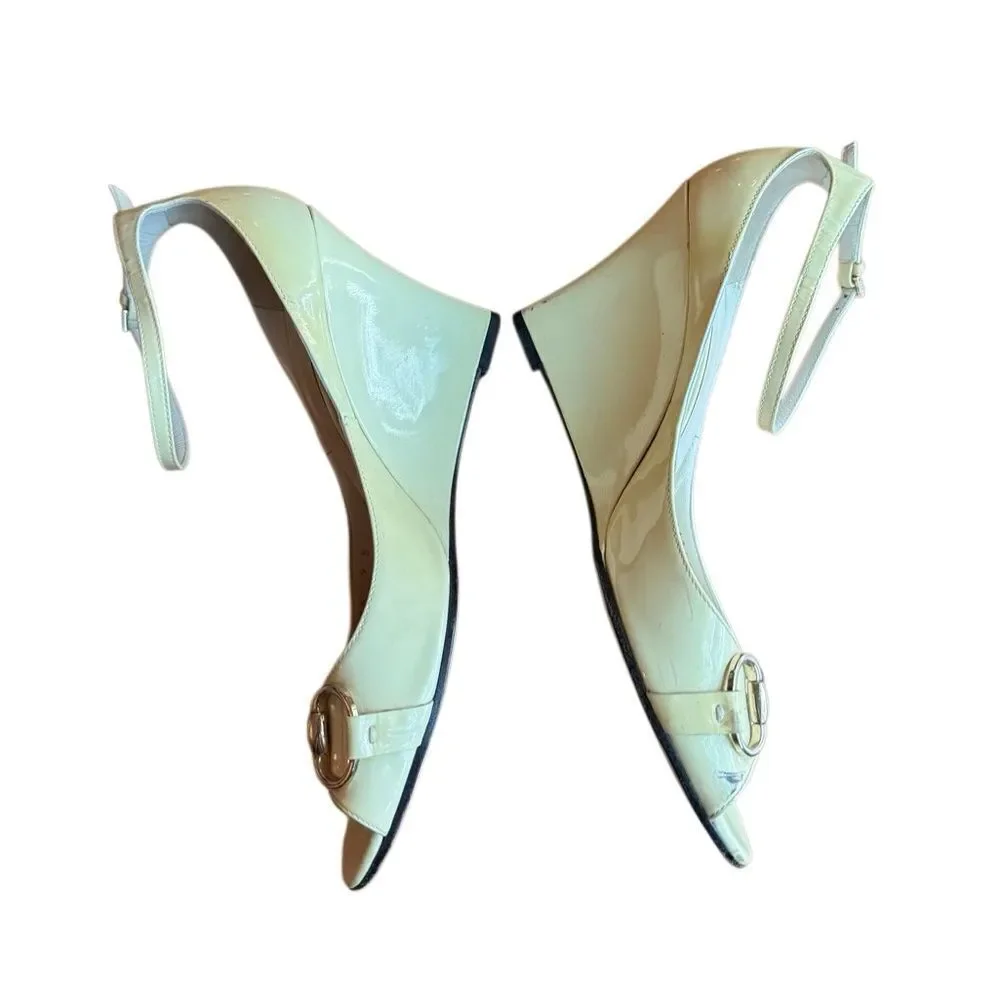 Gucci Women's Horsbit Accent Patent Leather Open Toe Wedge - Size 9